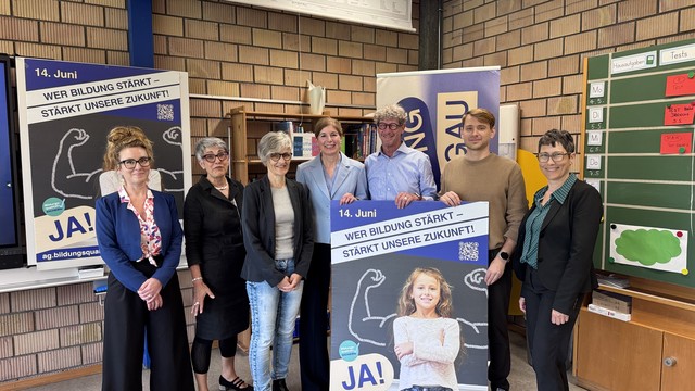 Da Unterstützungskomitee v.l. Irene Kälin, Kathrin Scholl, Therese Dietiker, Simona Brizzi, Jürg Baur, Fabian Schnyder, Colette Basler